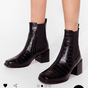 Healed Crock Booties